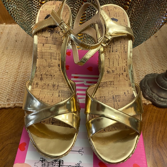 Guess Shoes - GUESS WEDGES GOLD COLOR 8.5